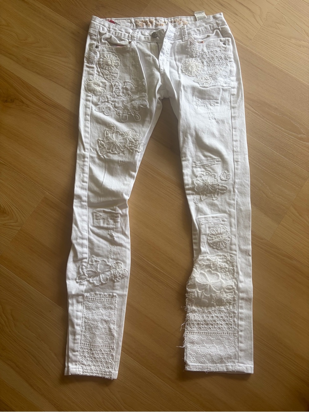 Desigual White Embroidered Skinny Jeans